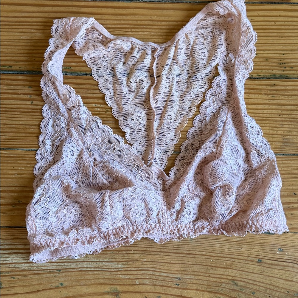 Victoria's Secret Peach/Apricot Lace Bralette Intimates
